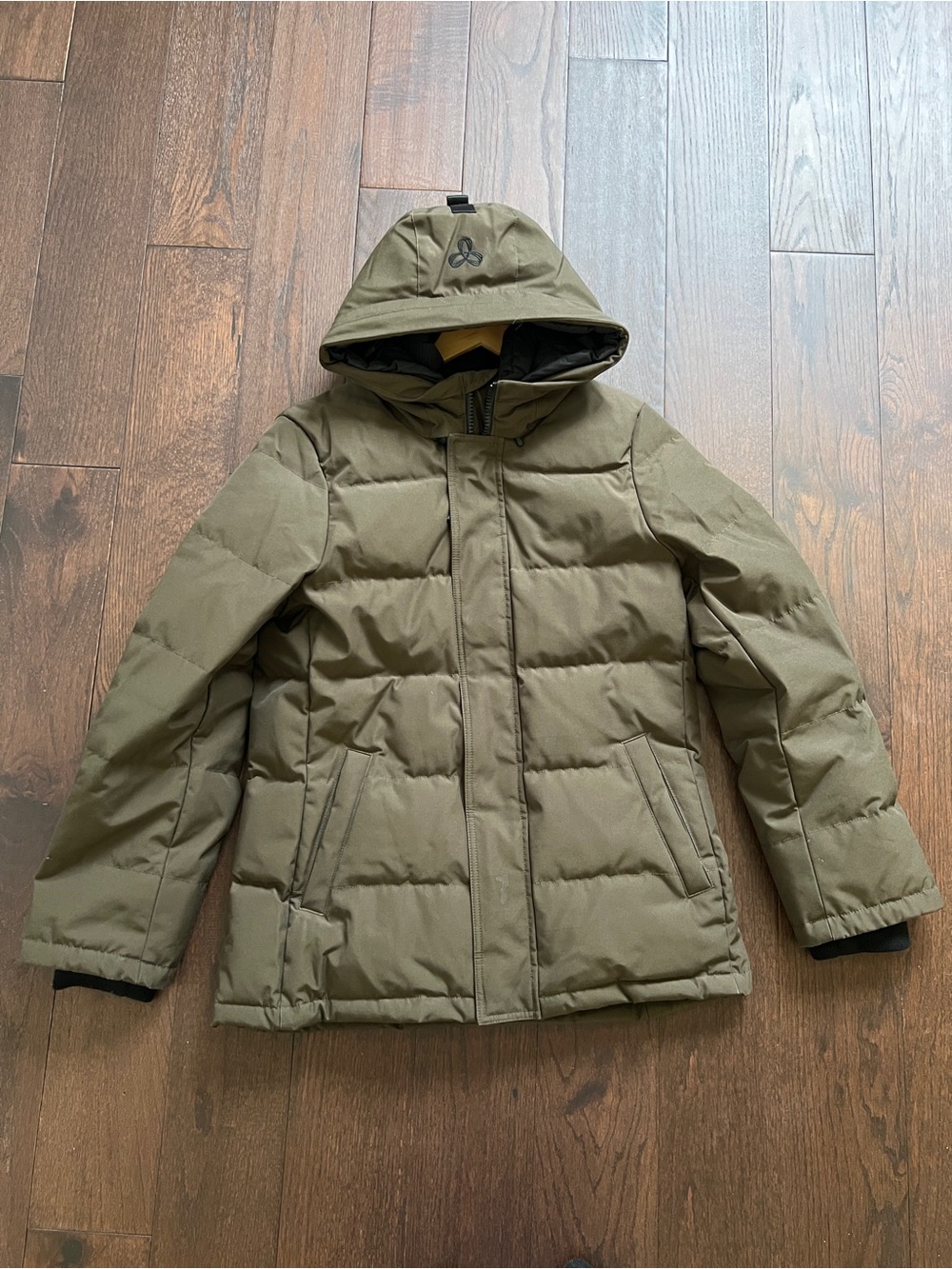 Women’s Aritzia Powder Parka Down Jacket Olive Green M